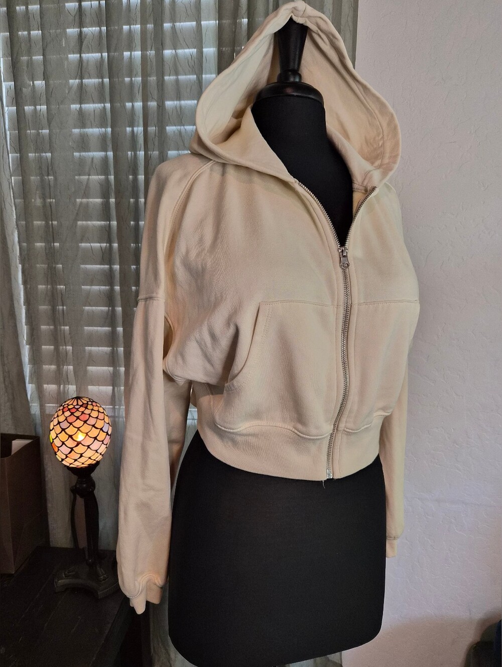 H&M DIVIDED Oversized Cropped Cream Fleece-Lined Hoodie #0260